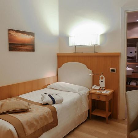 Hotel Sirmione Terme Exterior photo