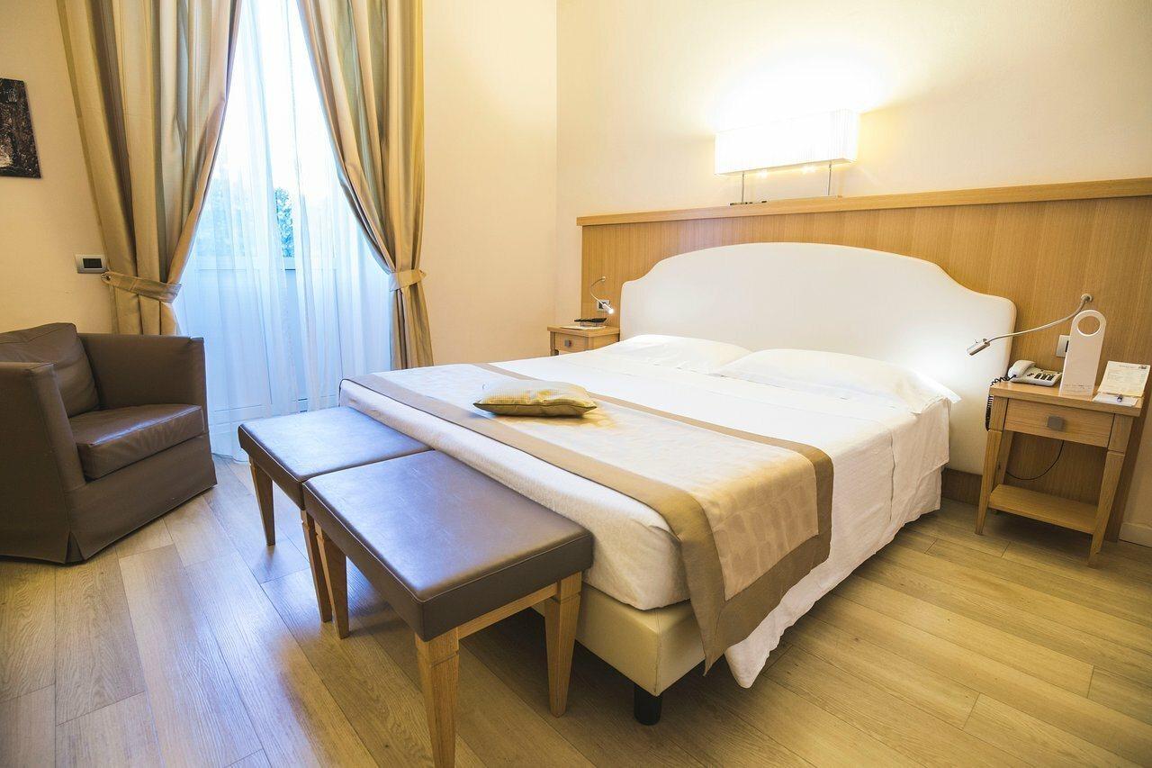 Hotel Sirmione Terme Exterior photo